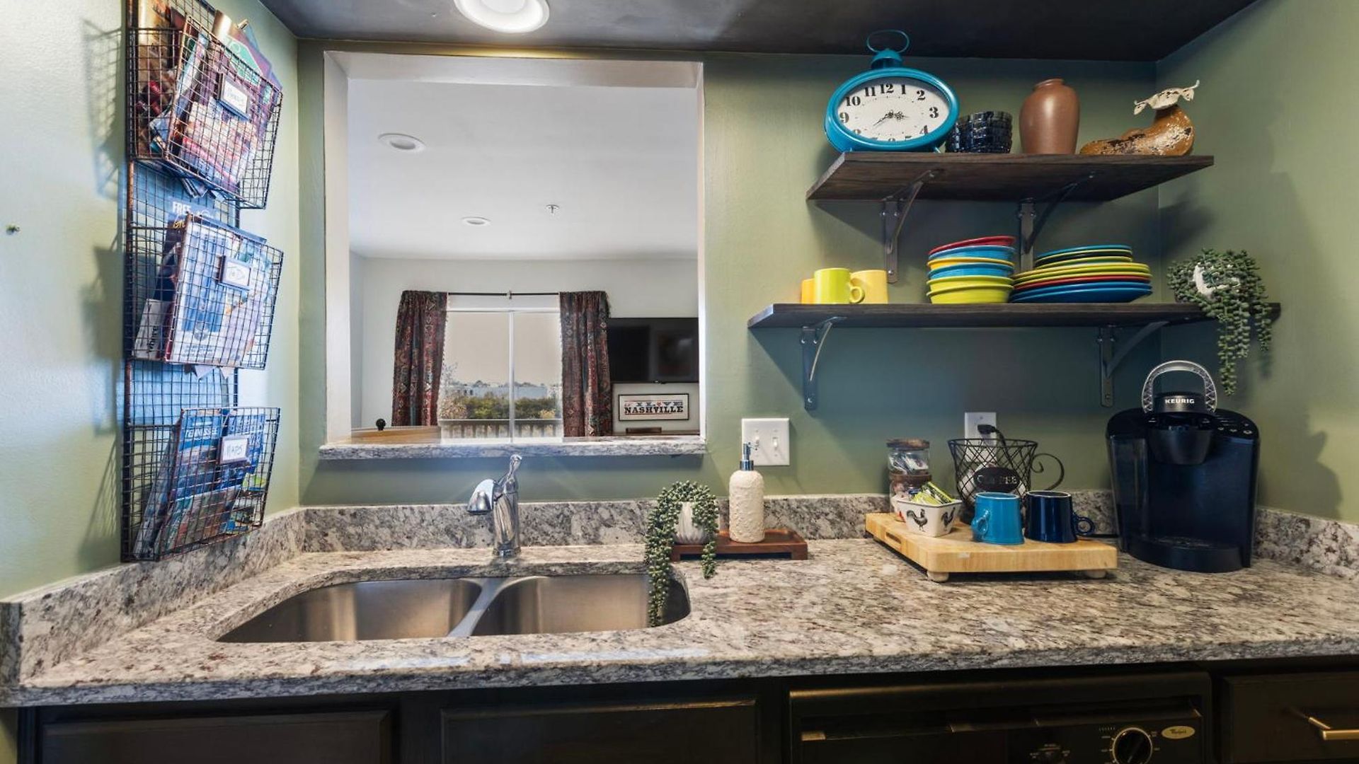 Downtown Riverfront Unit 820 Apartment *