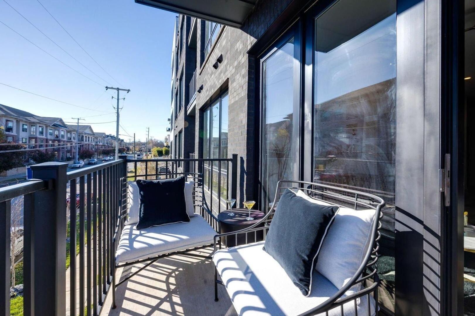 Holiday home Riffs - 2 Unit Odyssey Combo - Heart Of Midtown Nashville