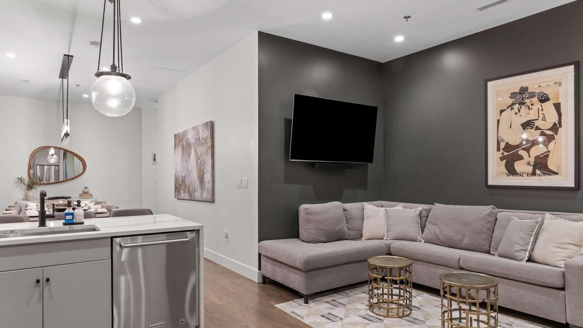 French's Luxury - Steps From Broadway Holiday home