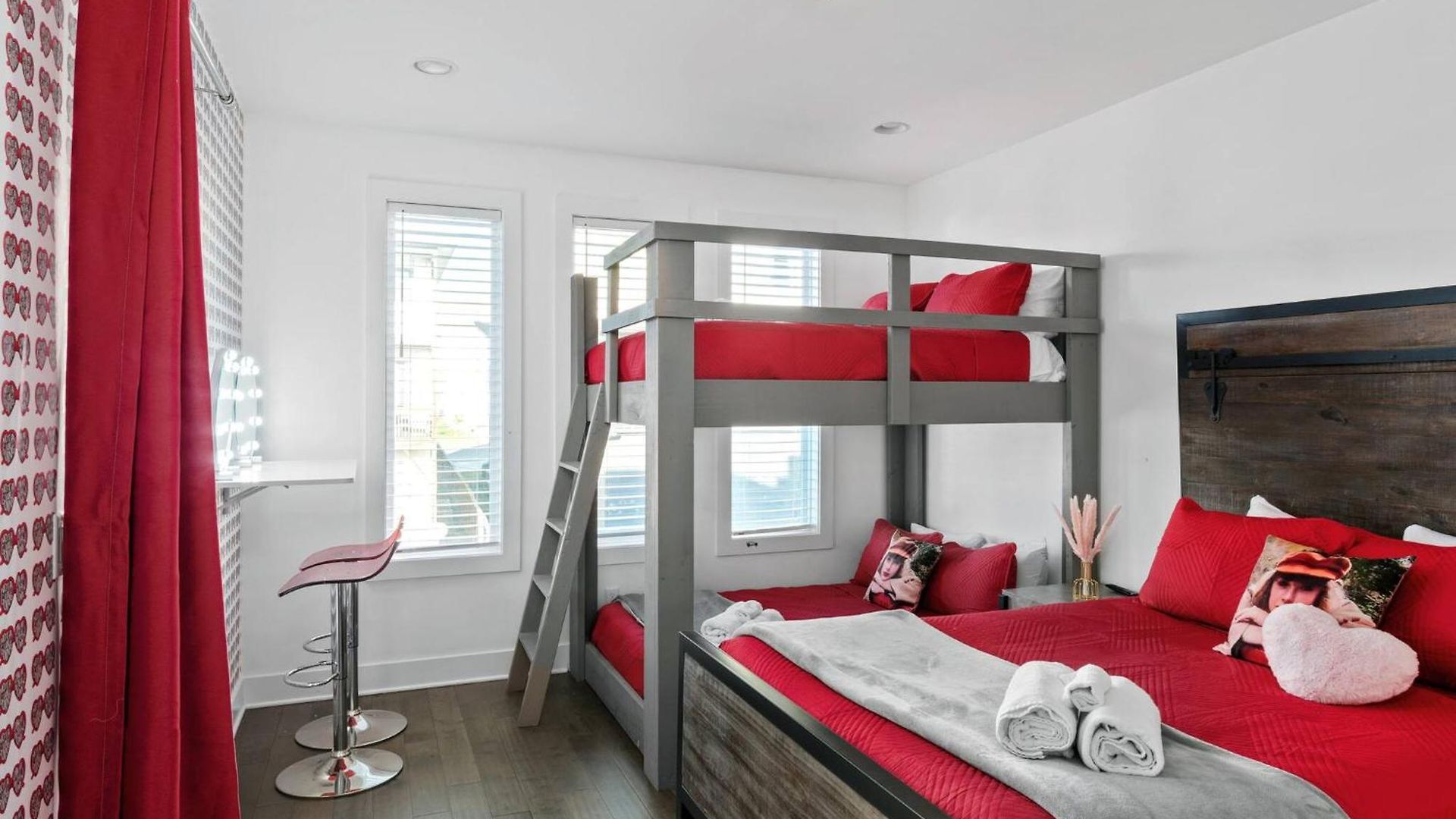 Holiday home Hottub/karaoke-10min To Dt-9 Beds-swiftie's *