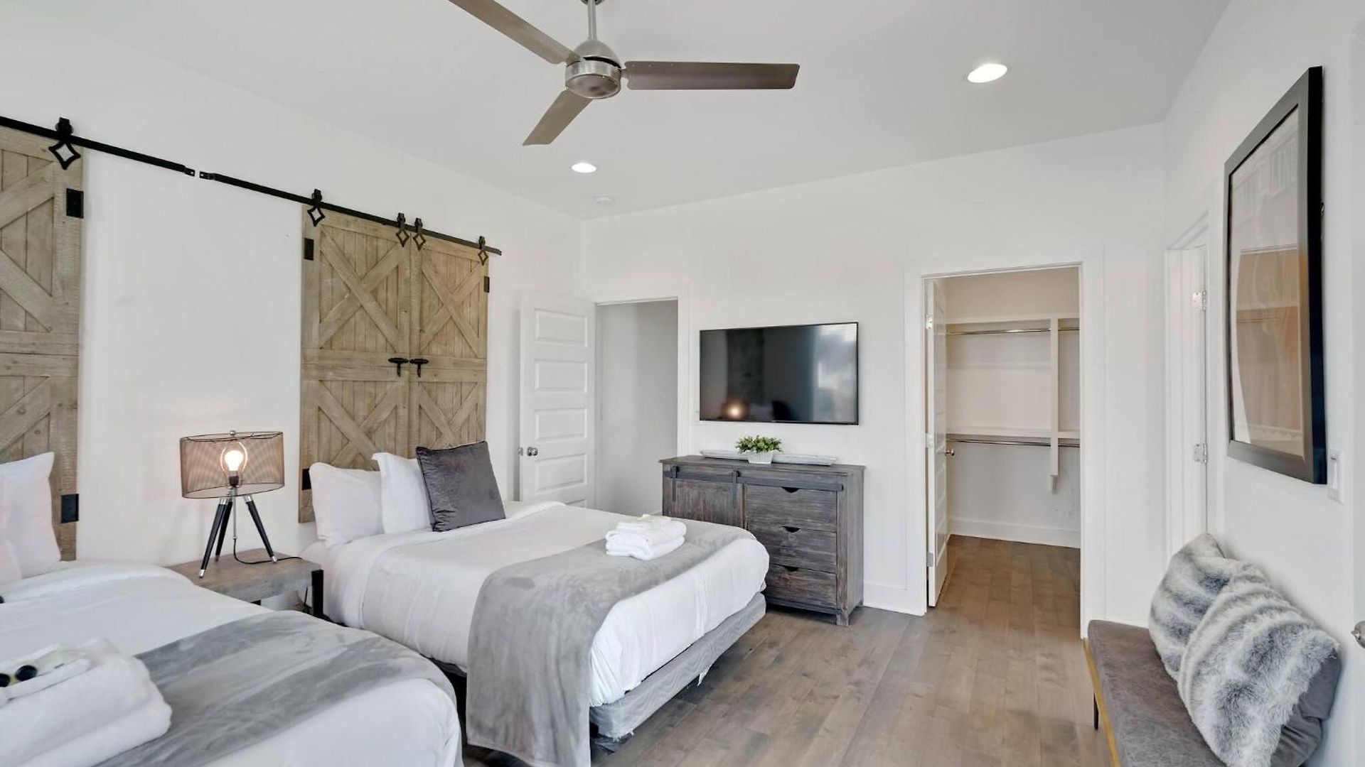10m To Dt-hottub/pool Tb/karaoke -johnny Cash Hm Holiday home
