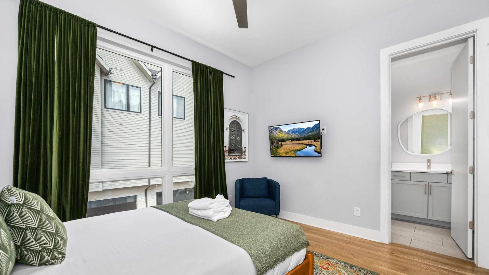 Stylish 4br - Rooftop Deck Near Downtown Holiday home *
