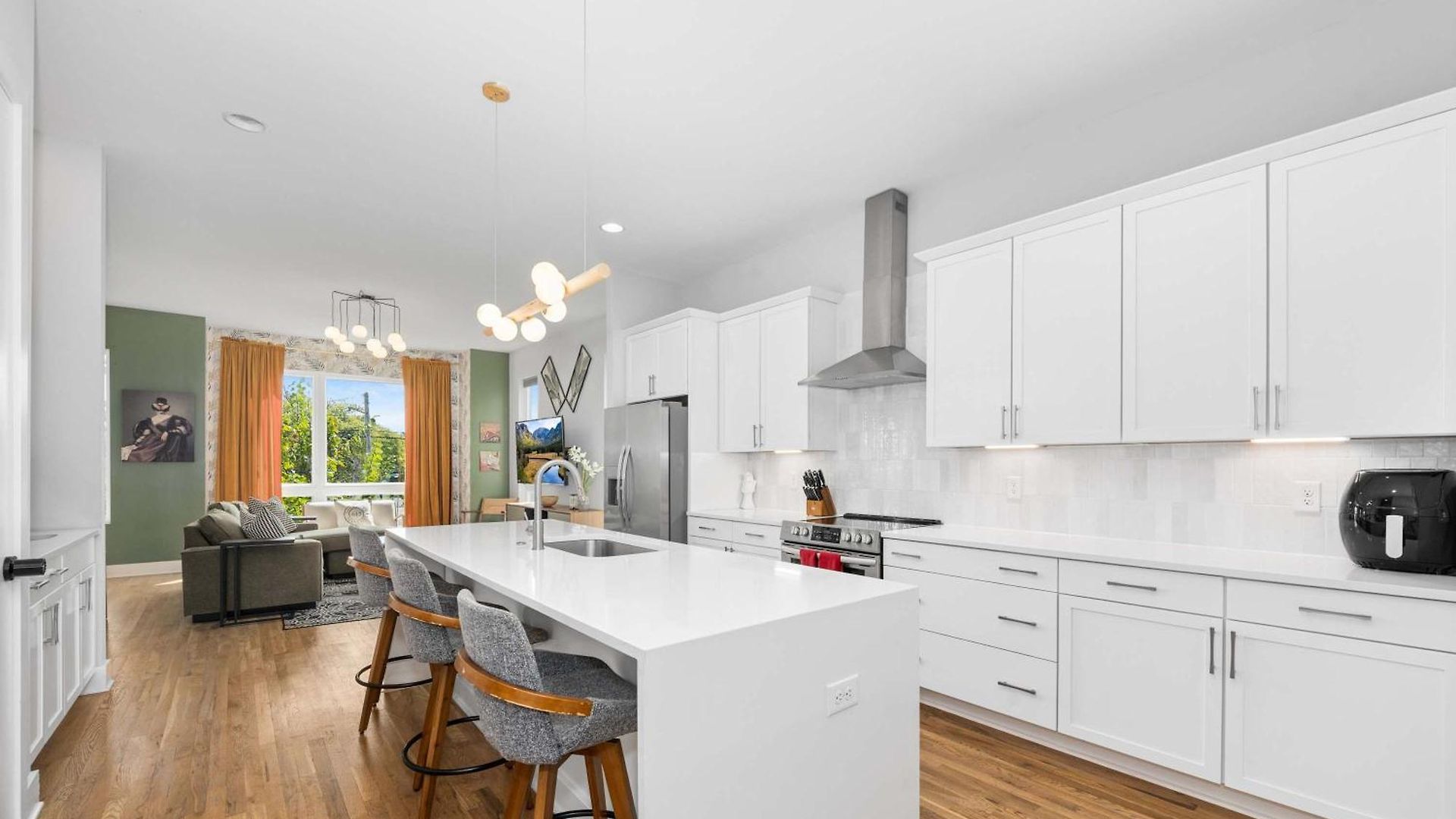 Stylish 4br - Rooftop Deck Near Downtown * Nashville