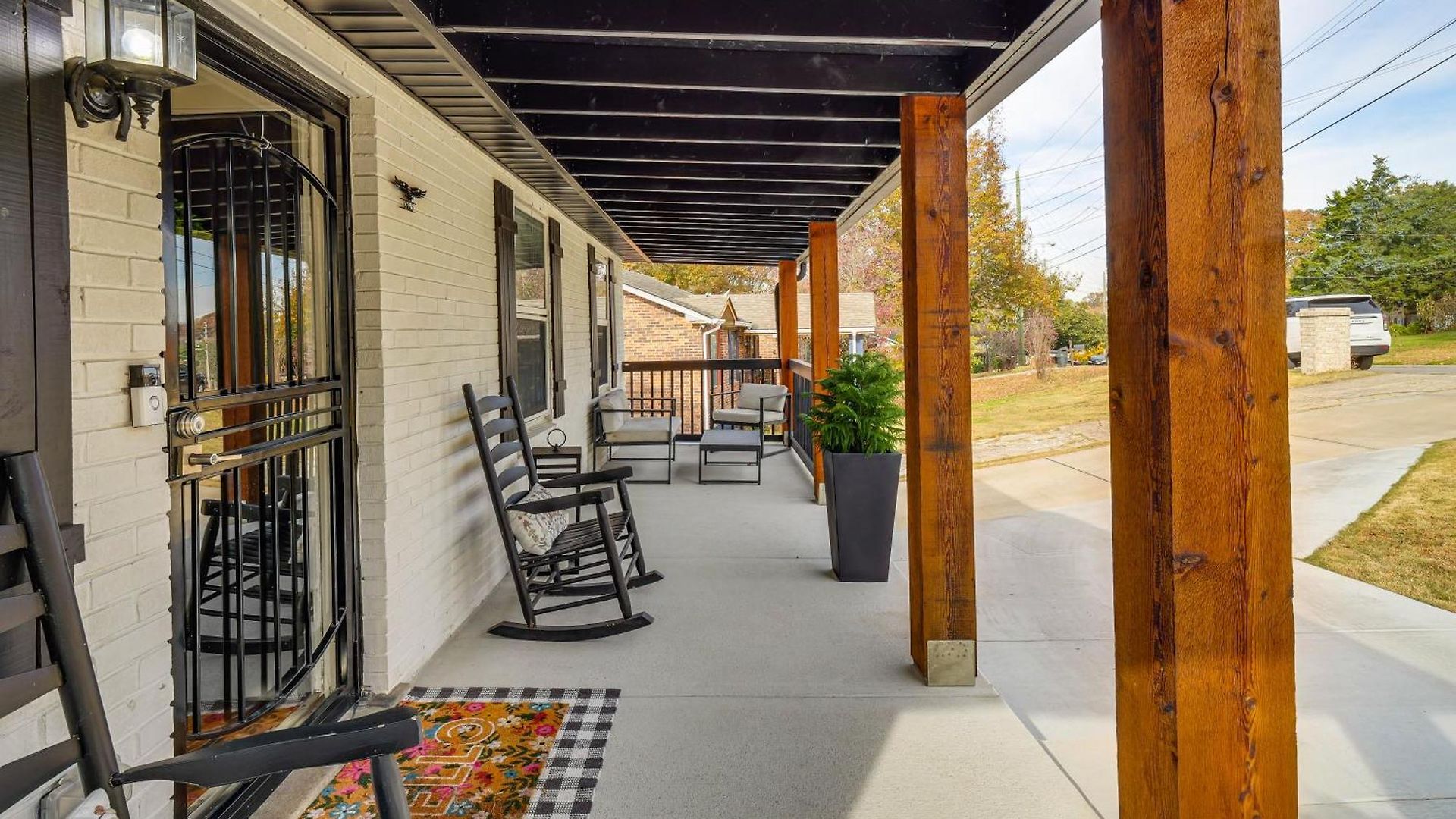 Backyard Retreat! Extended In Holiday home