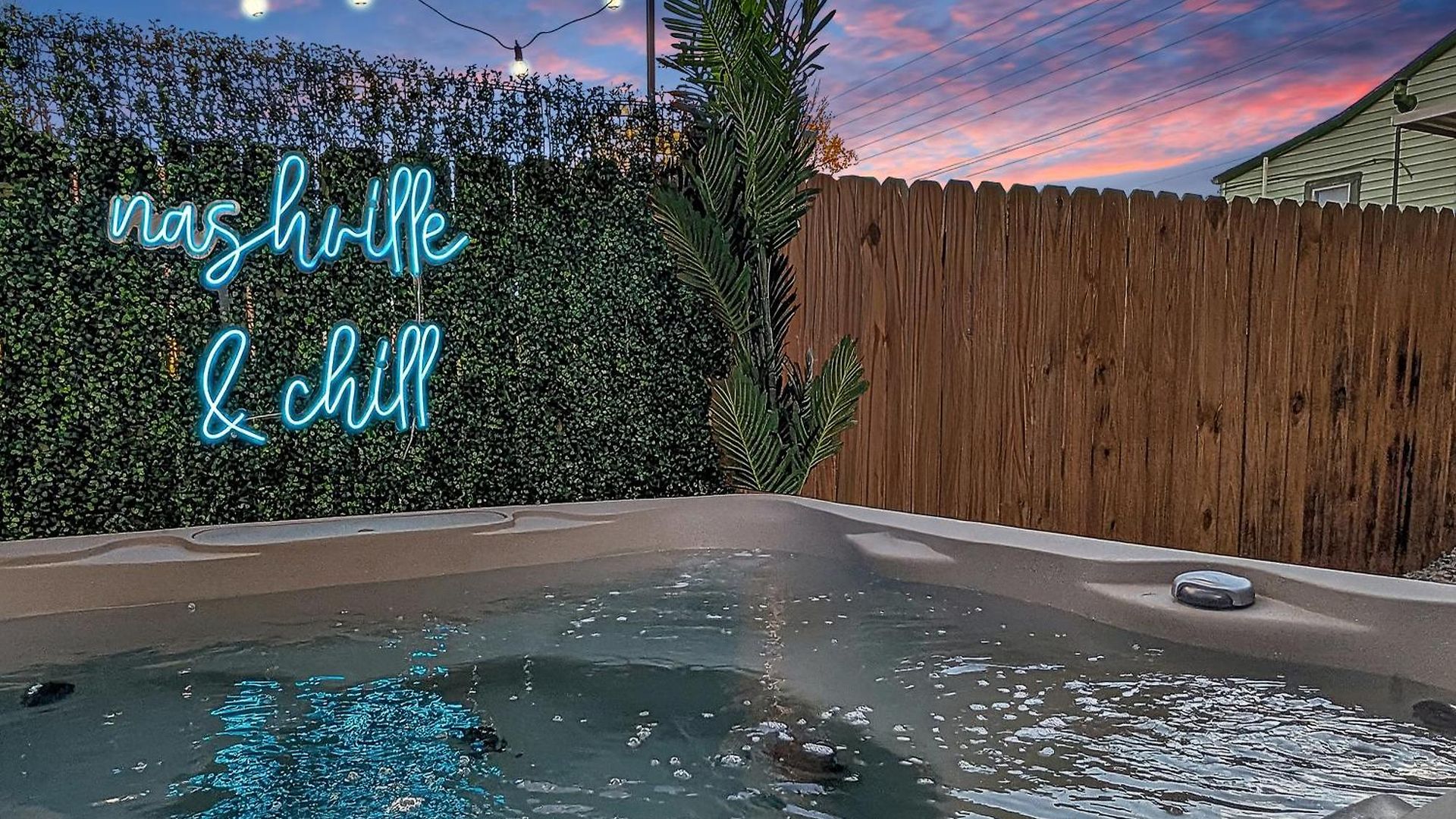 Holiday home Boho-chic With A Hot Tub, Fire Pit *