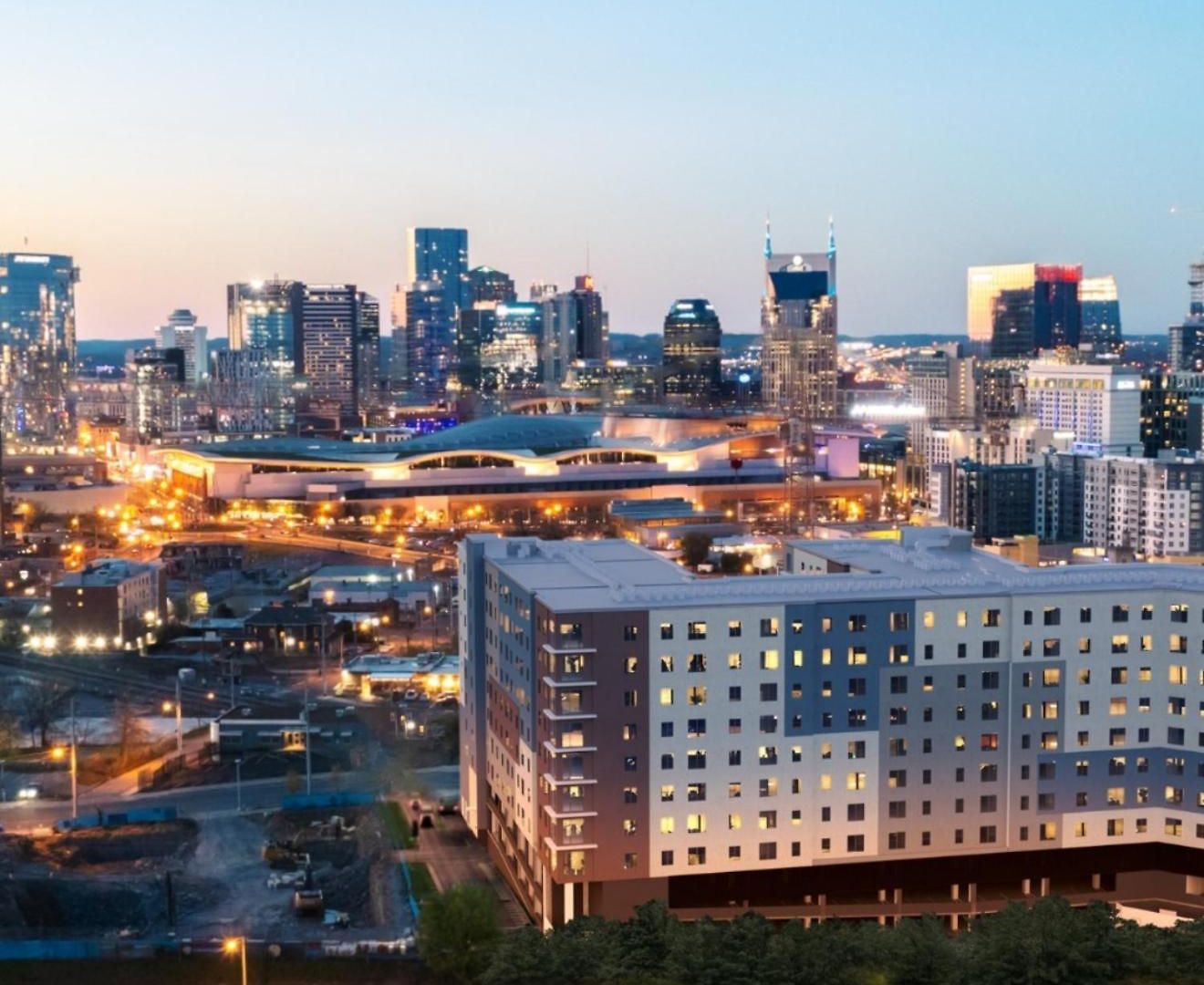 Grand Palace Pool Gym Parking Apartment Nashville