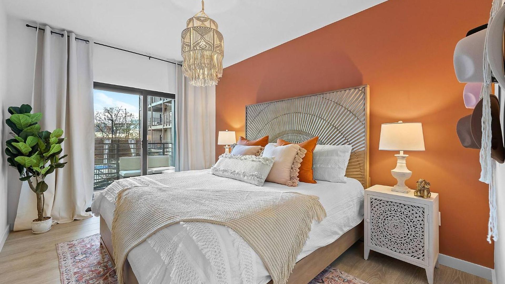 Walk To Broadway- Pool & Cabanas-luxury Apartment