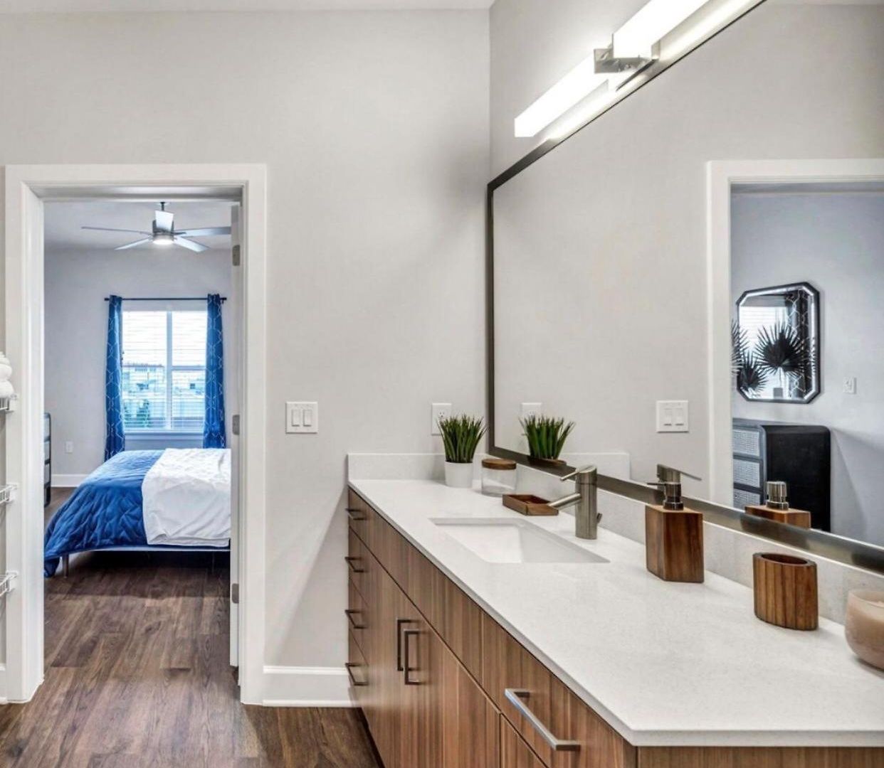 Apartment Posh Castle Pool Gym Parking Nashville