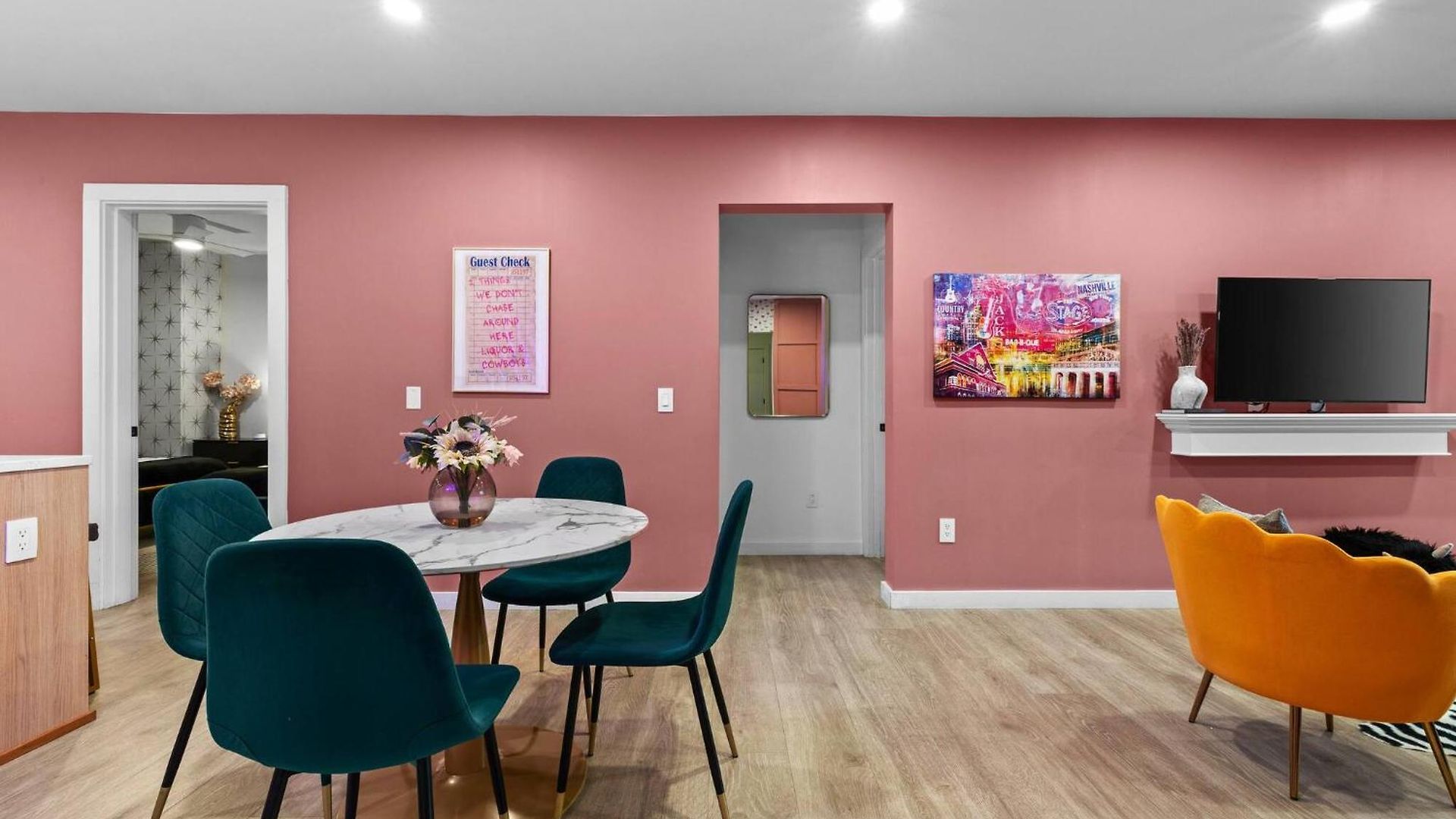 Walk To Broadway- Pool & Cabanas-luxury Apartment Nashville