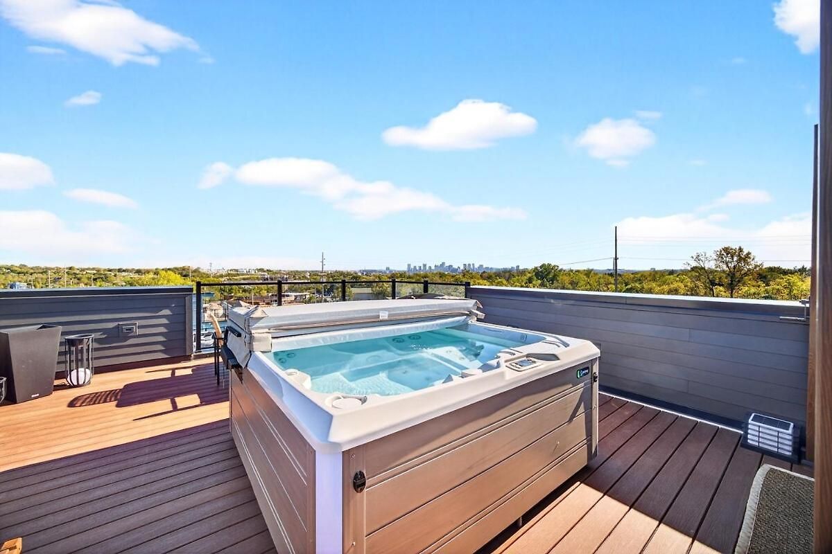 Apartment Lux Retreat Xl Group Skyline Game 3 Mi Dt Nashville