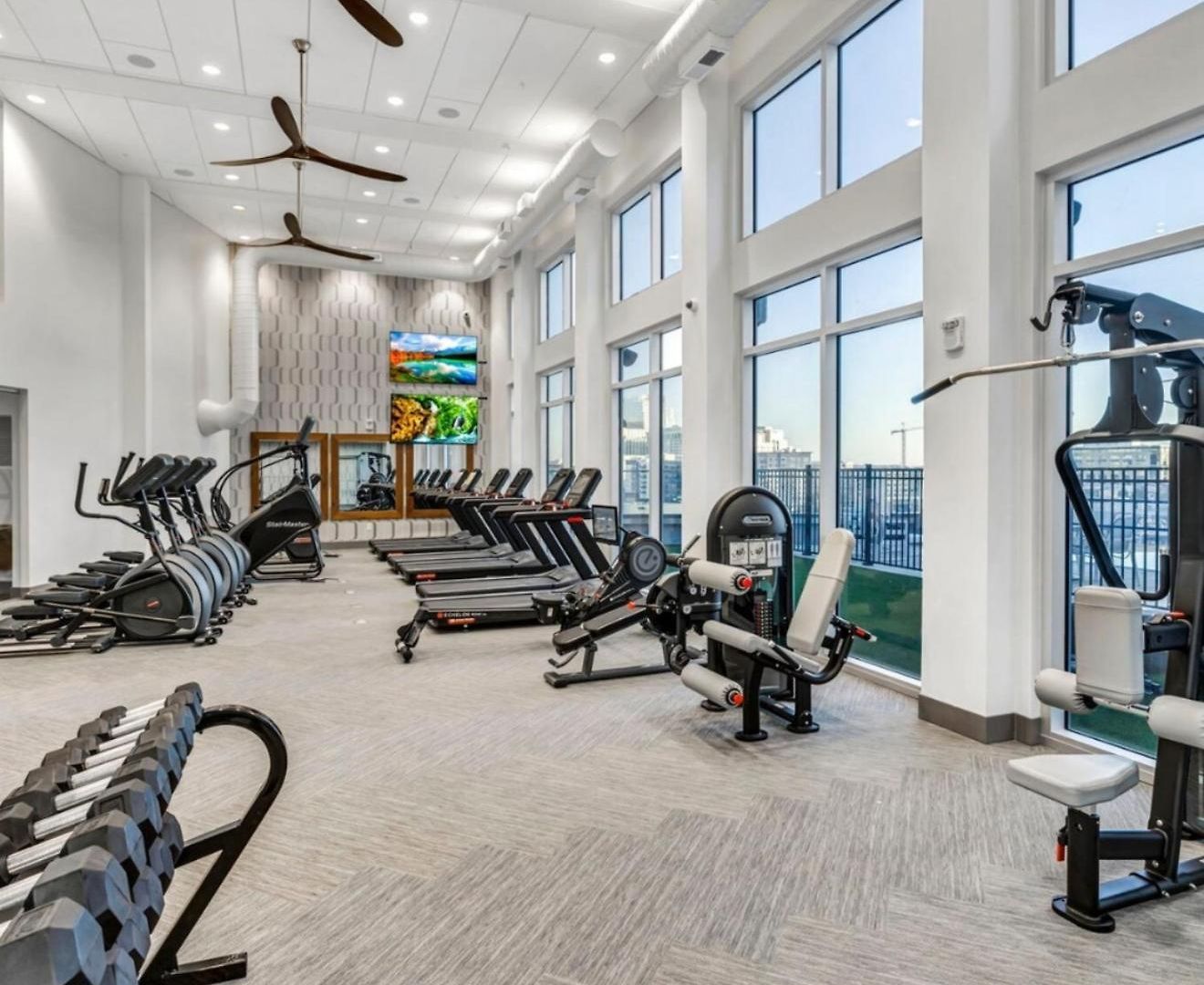 Monaco W Pool Gym Parking * Nashville