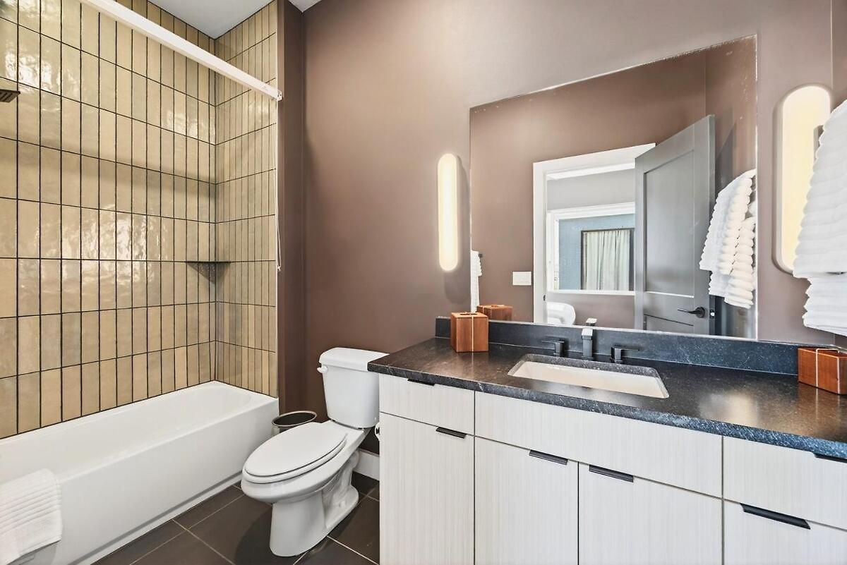 Lux Retreat Xl Group Skyline Game 3 Mi Dt Apartment Nashville