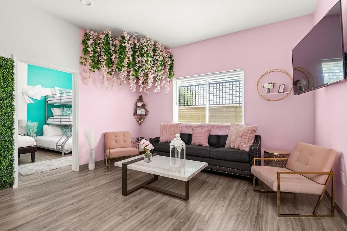 8br Group - 5 Min To Downtown