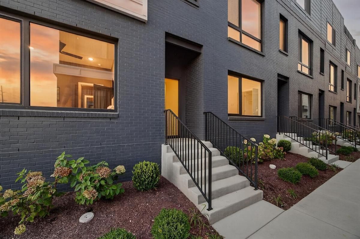Lux Retreat Xl Group Skyline Game 3 Mi Dt * Nashville