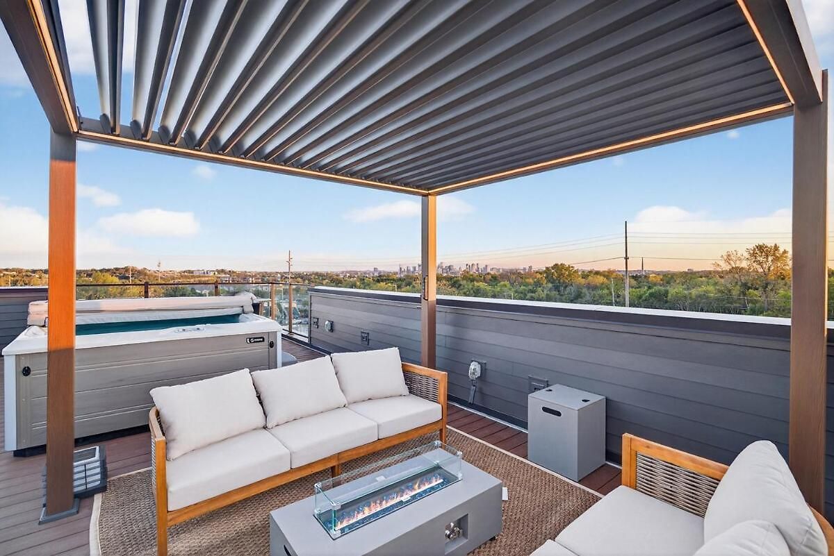 Apartment Lux Retreat Xl Group Skyline Game 3 Mi Dt Nashville