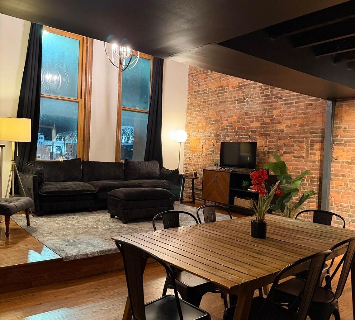 The Lofts At 107 Aparthotel