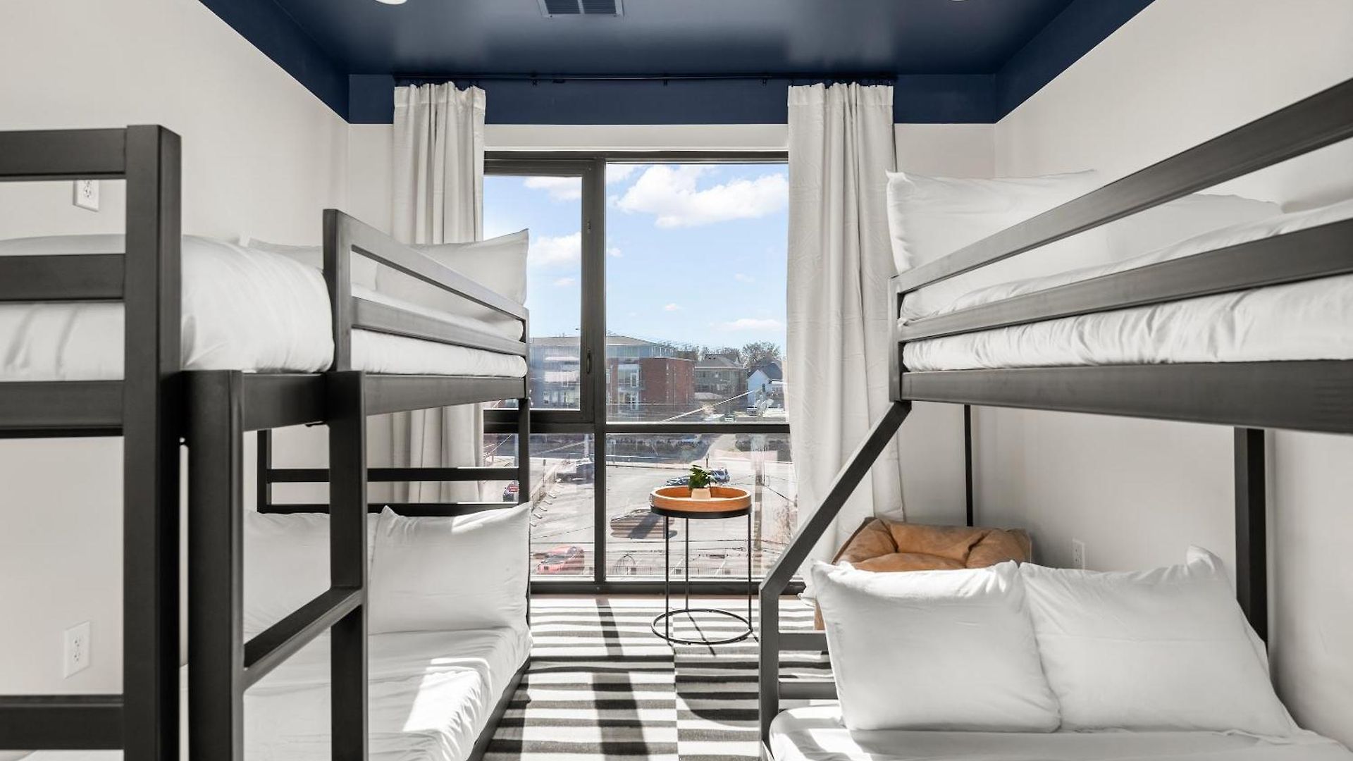 Hotel The Eighteen By Kasa 4*