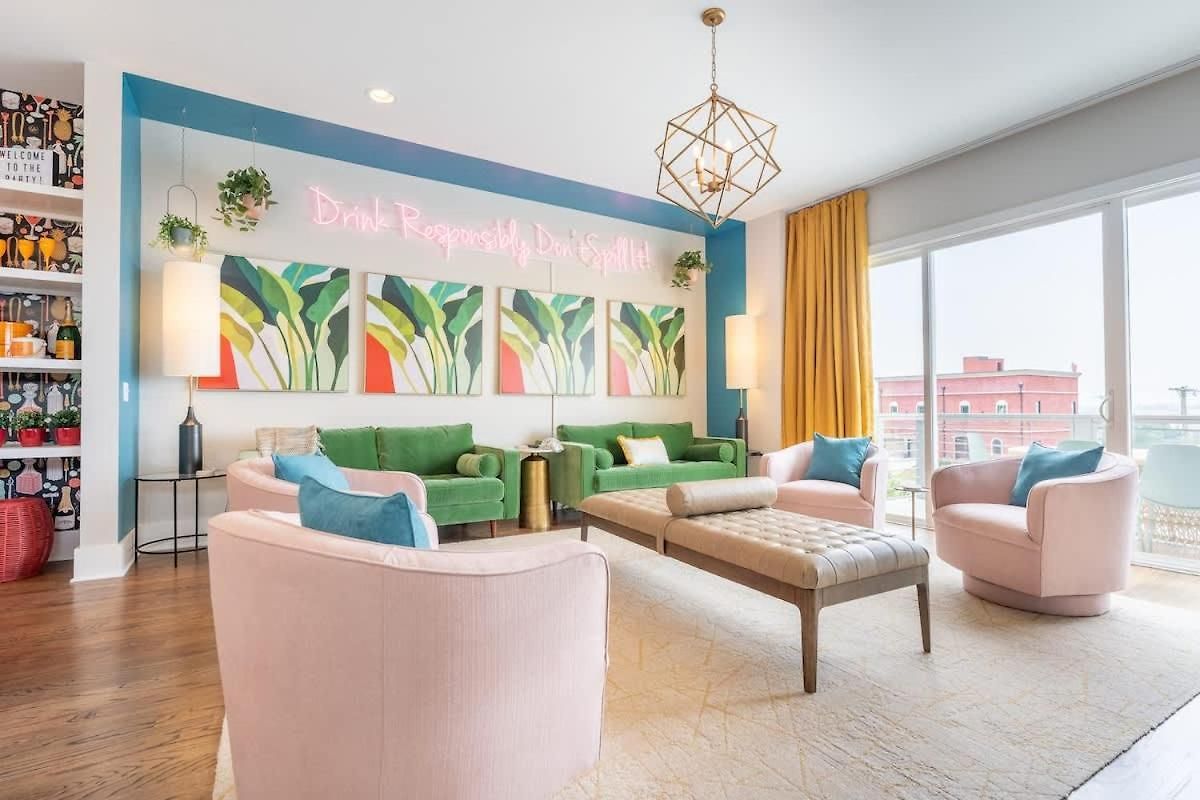 The Broadway Lounge By Local * Nashville