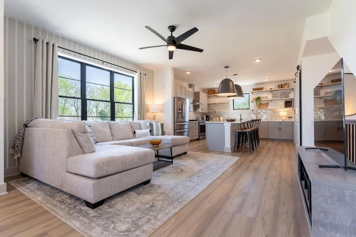 Holiday home Let The Good Times Roll By Local Nashville