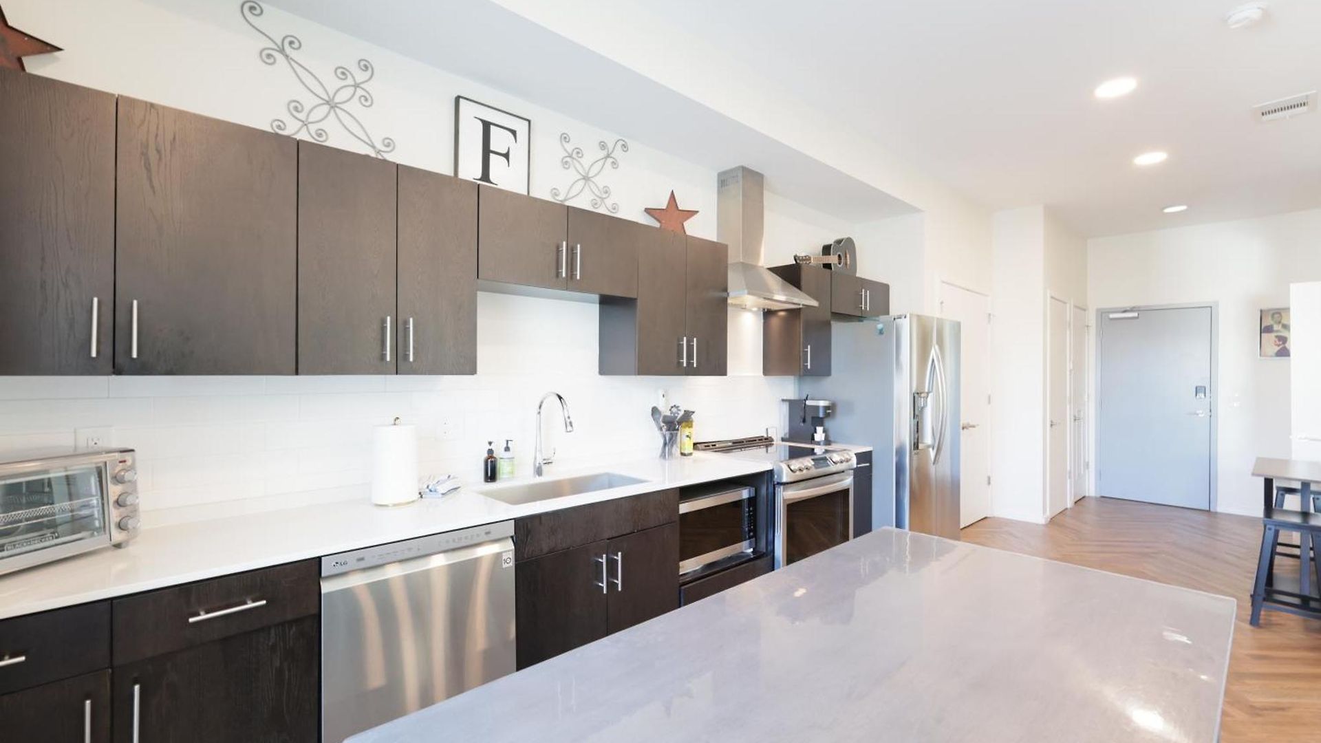 Holiday home Downtown Luxury Pool Gym Free Parking 312 *