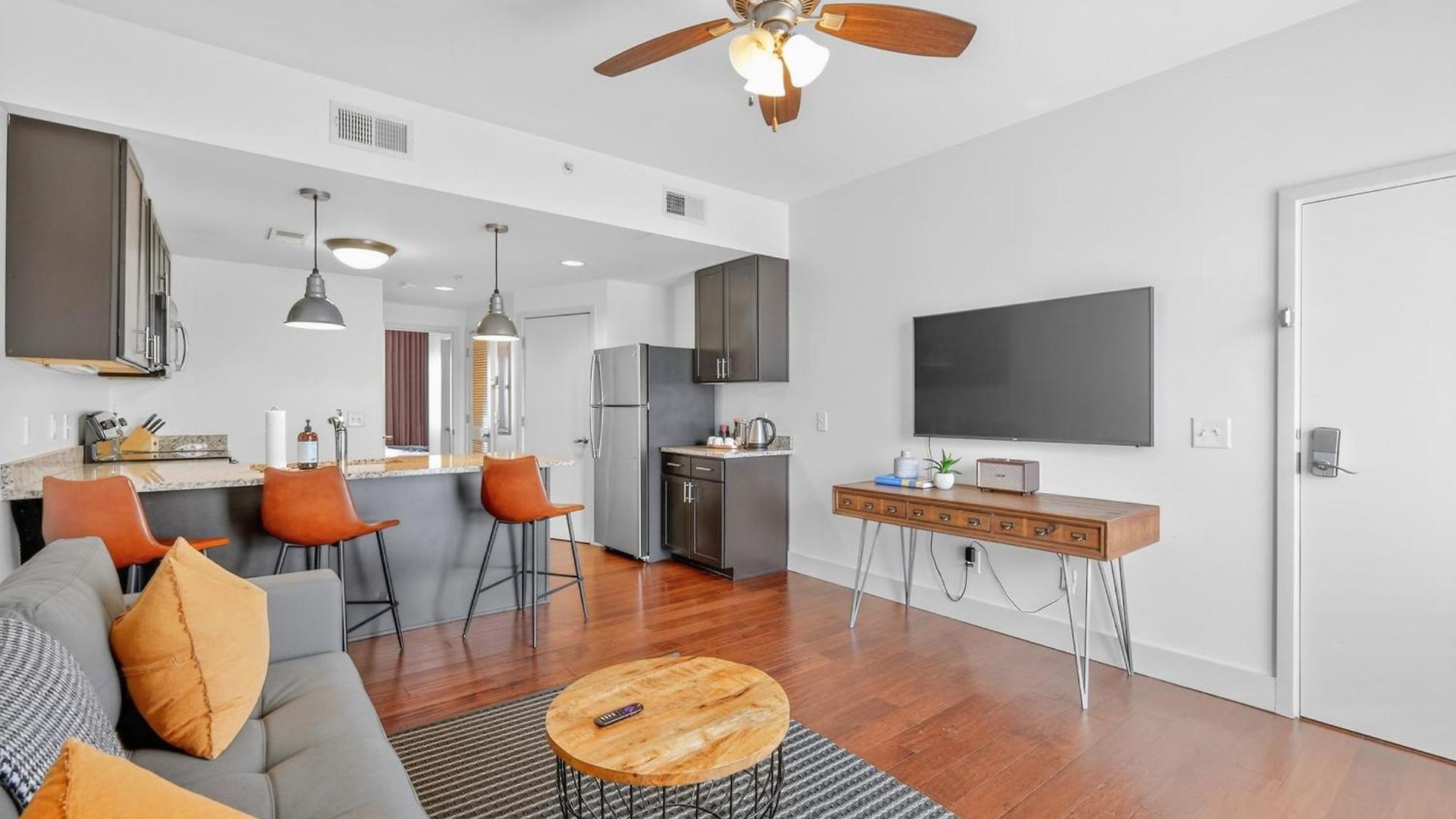Heart Of 12 South, Balcony , Park Free - #8 4*