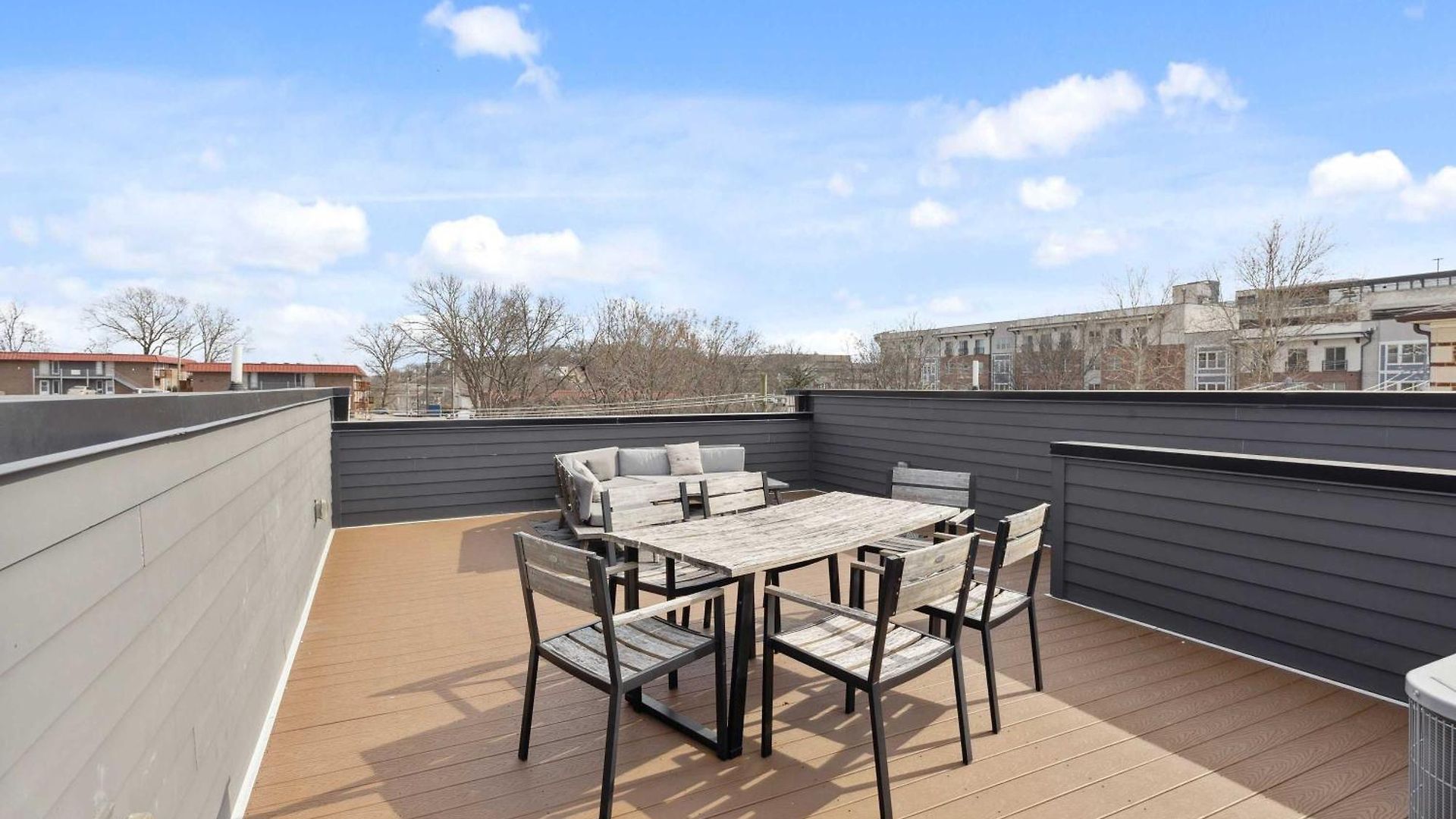 West End Oasis-new Building & Rooftop Views Holiday home *