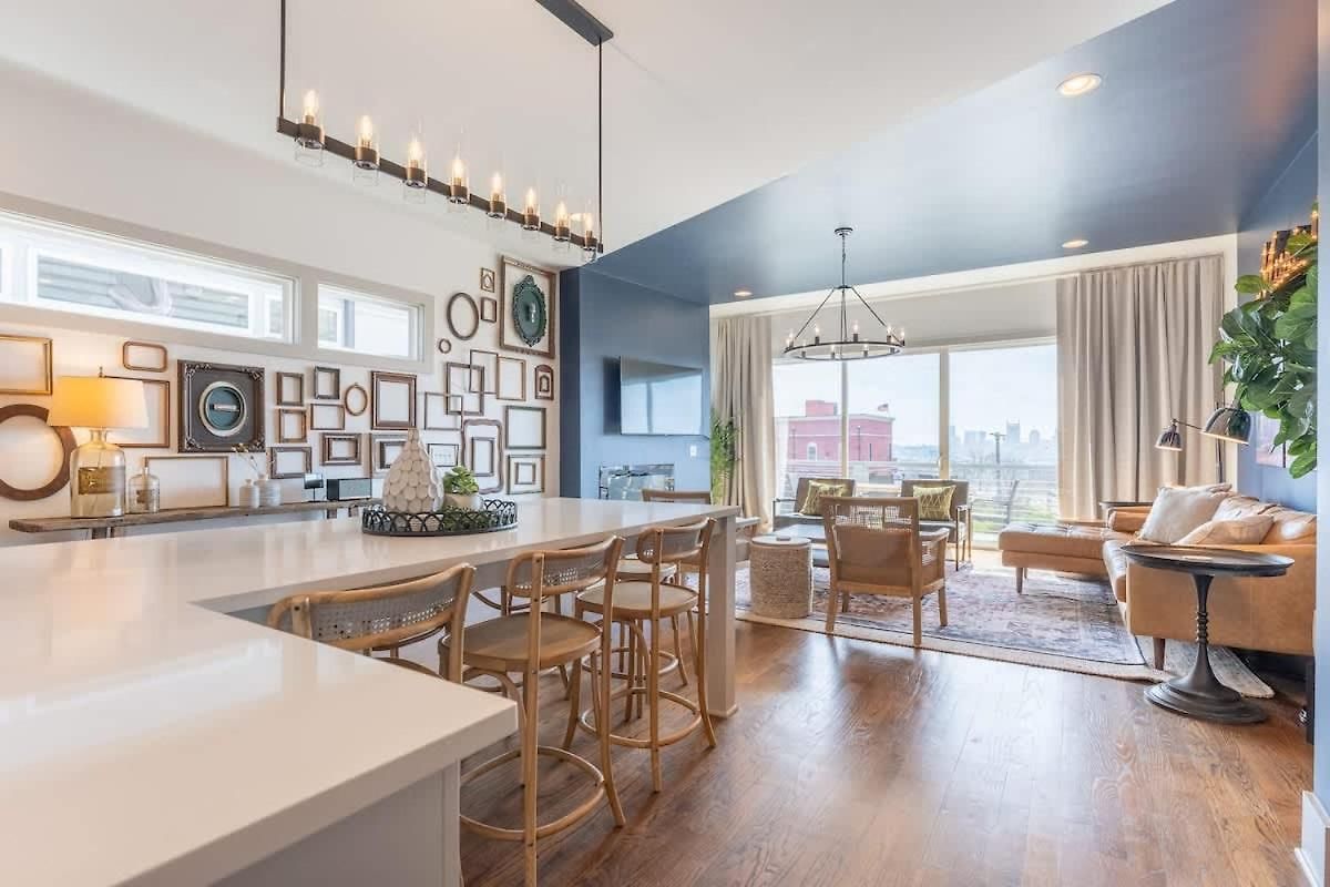 Holiday home Bustling Broadway By Local *