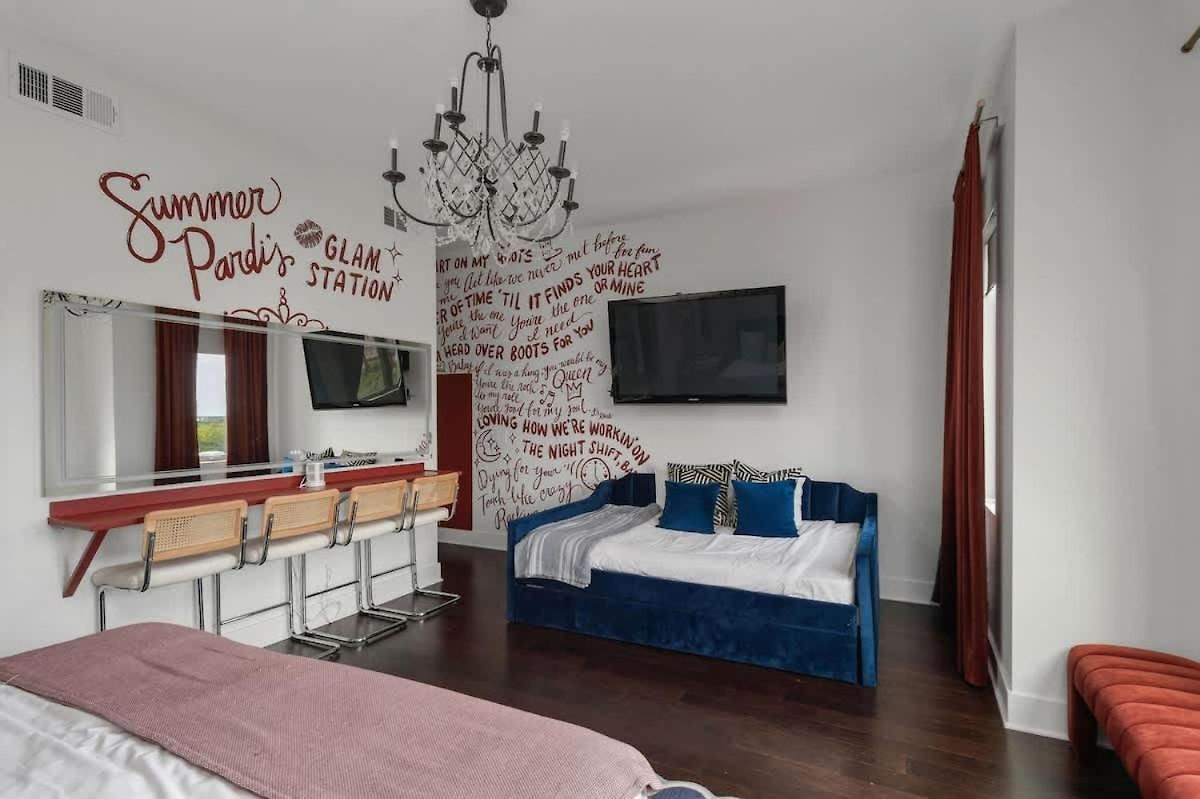 The Pardi House By Local Holiday home