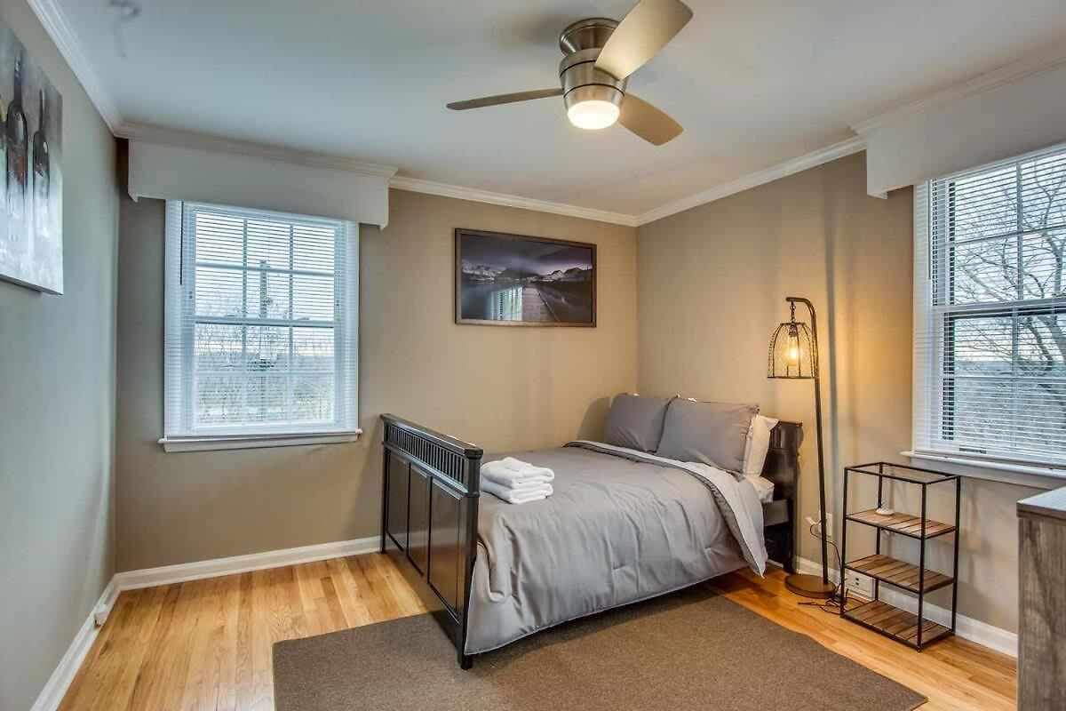 The Emmy Lou By Local Holiday home *
