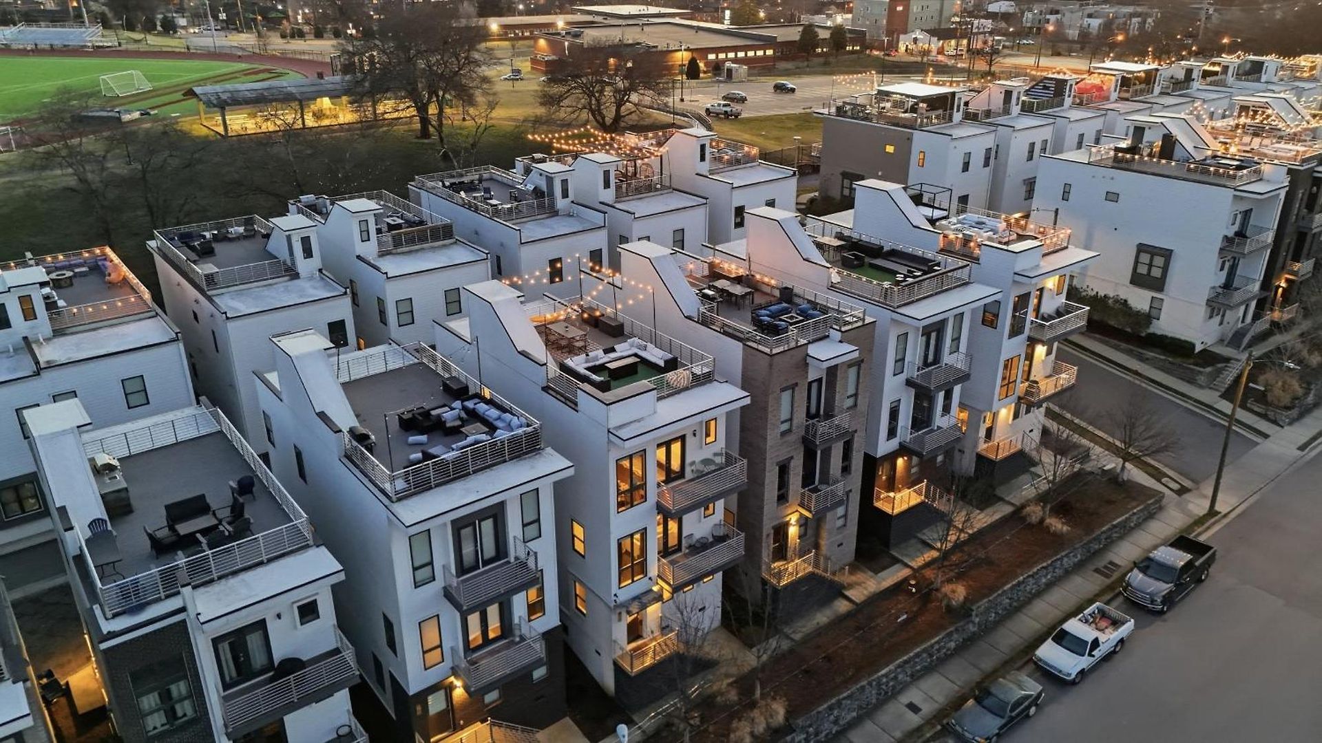 New Updates! Skyline Rooftopfirepitwalk To Gulch Holiday home Nashville