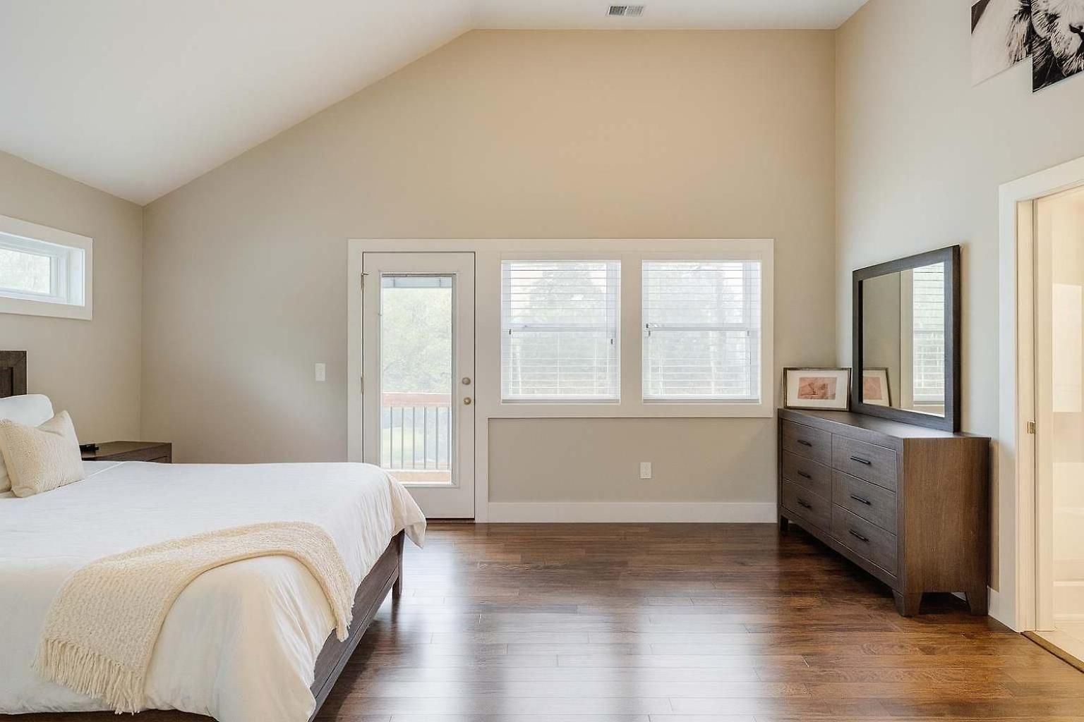 Large East With Game Sleeps 12 Holiday home Nashville