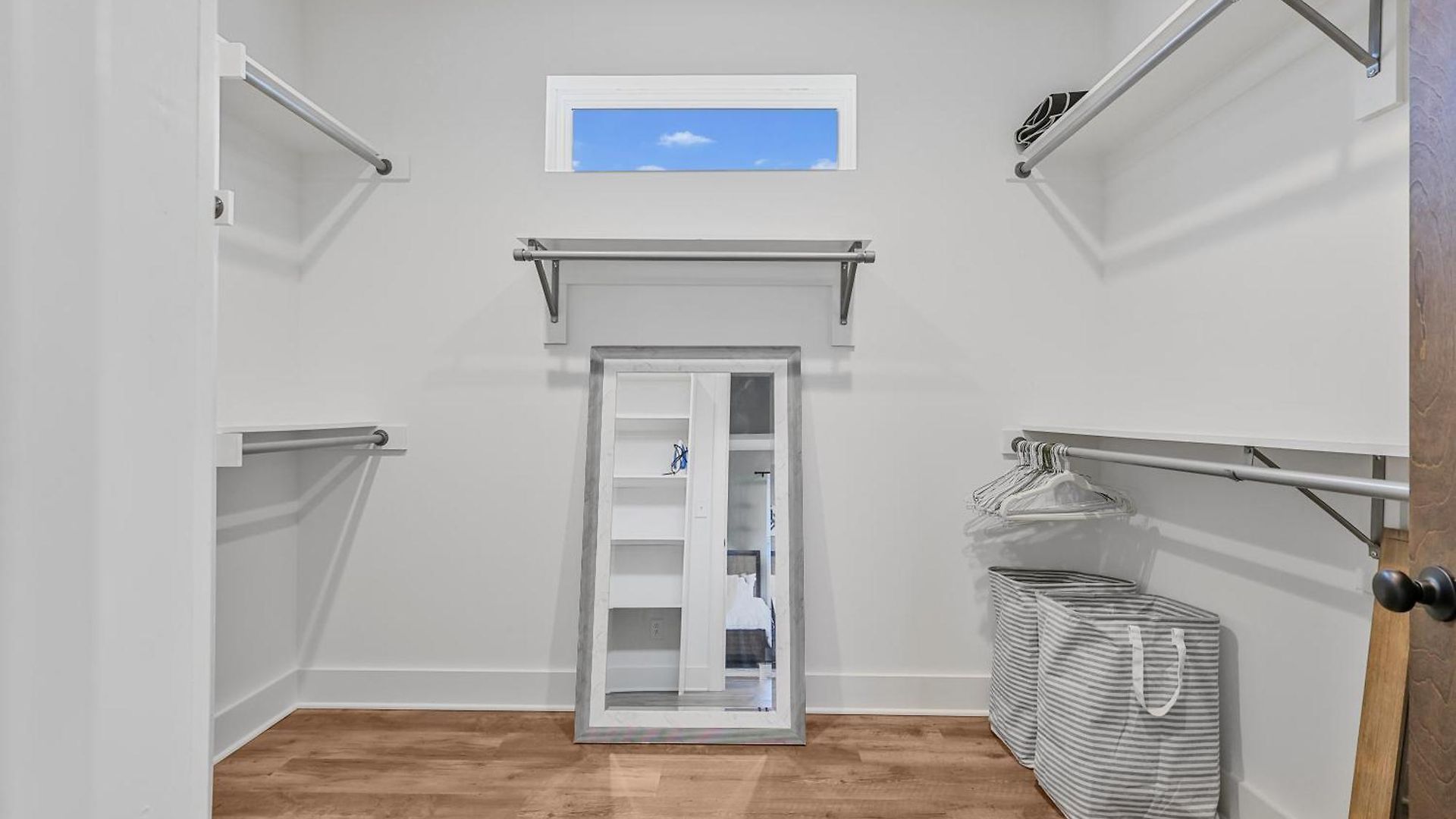 New Modern 4br Extended - Fully Equipped - Workspace - Parking Nashville