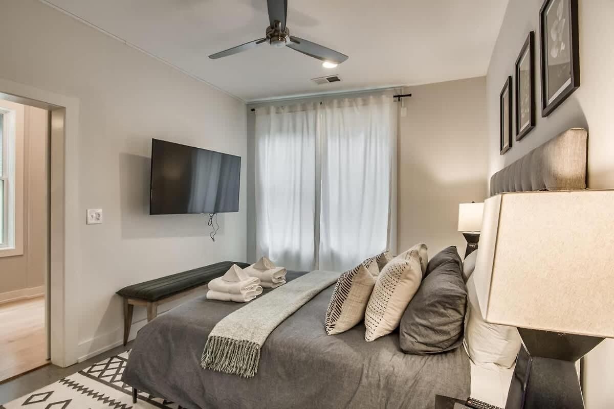 The Rooftop Retreat By Local Holiday home Nashville