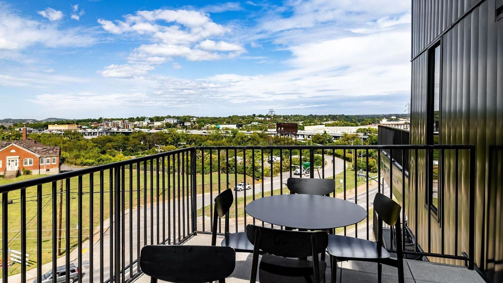 Lindsley By Avantstay Apartment