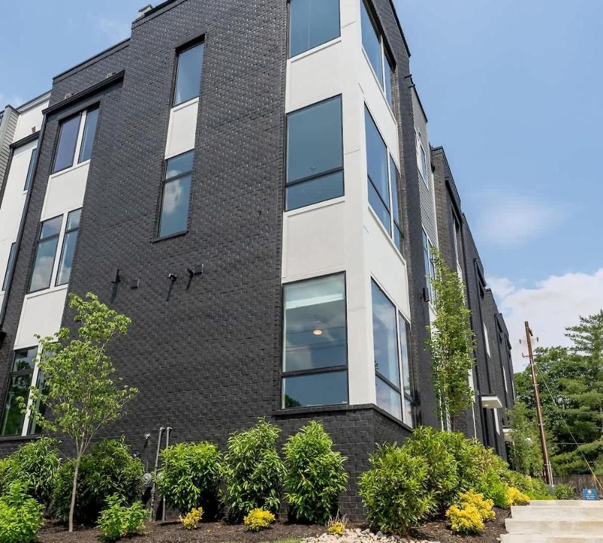 The Commodore By Local * Nashville