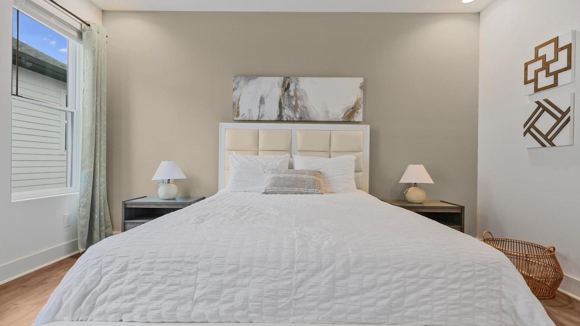 New Modern 4br Extended - Fully Equipped - Workspace - Parking Holiday home *