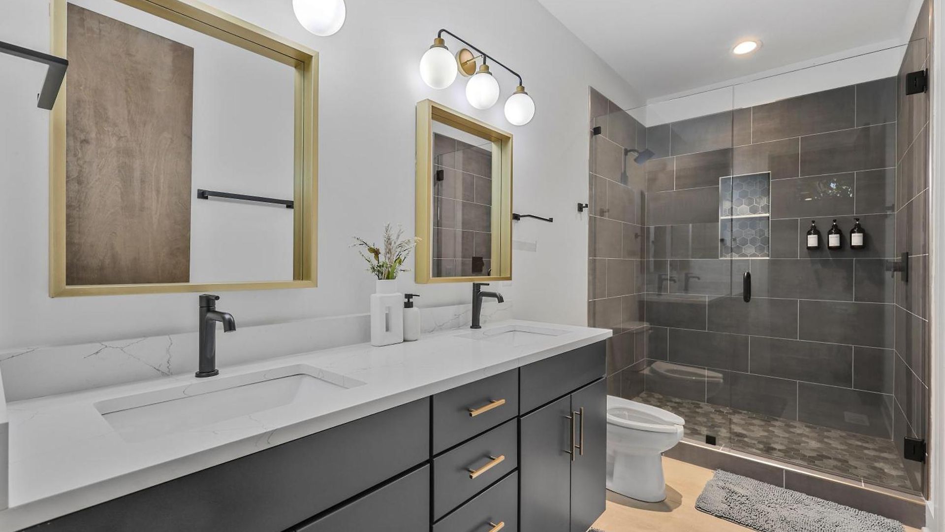 New Modern 4br Extended - Fully Equipped - Workspace - Parking * Nashville