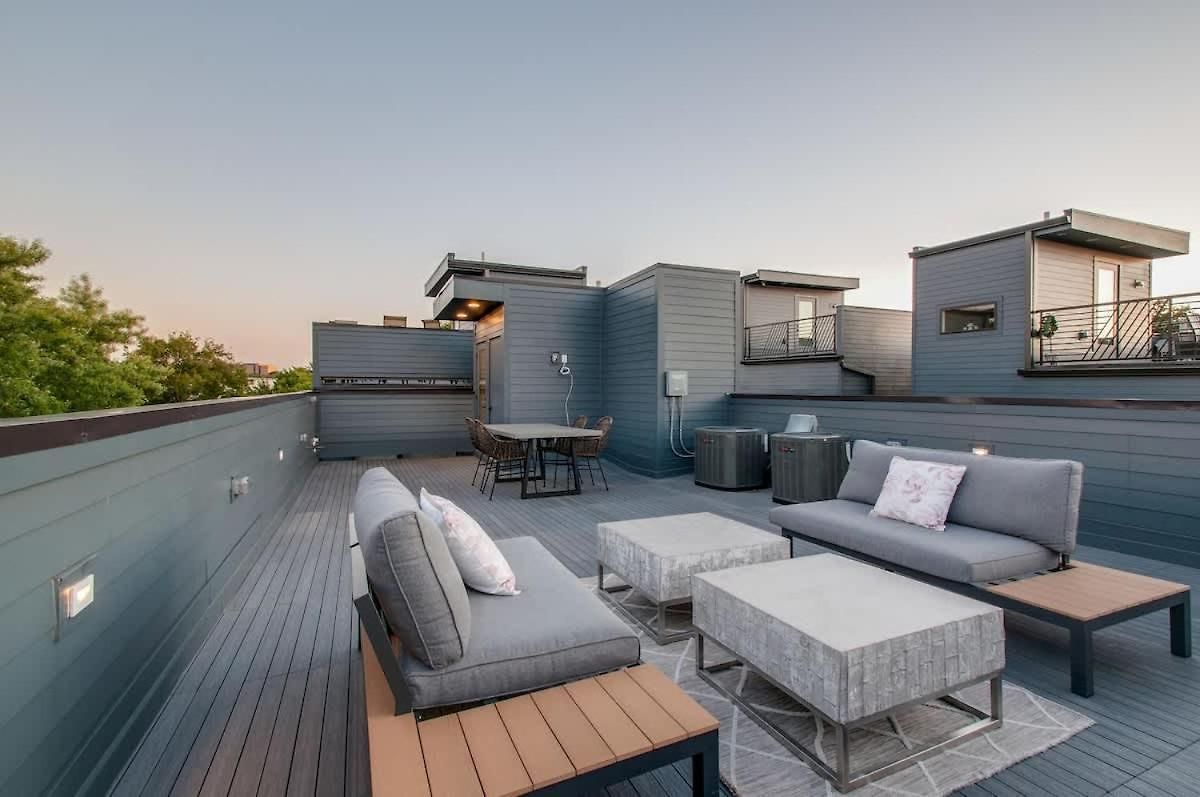 The Rooftop Retreat By Local Holiday home