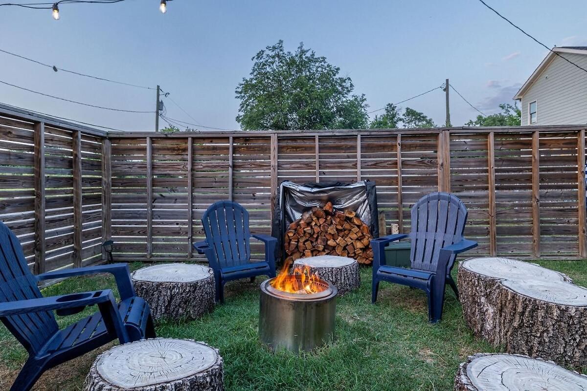 Speakeasy Game Room, Hot Tub, Fire Pit, King Bed - Close To Downtown Nashville