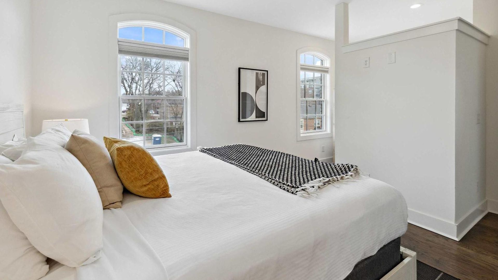West End Oasis-new Building & Rooftop Views Holiday home Nashville