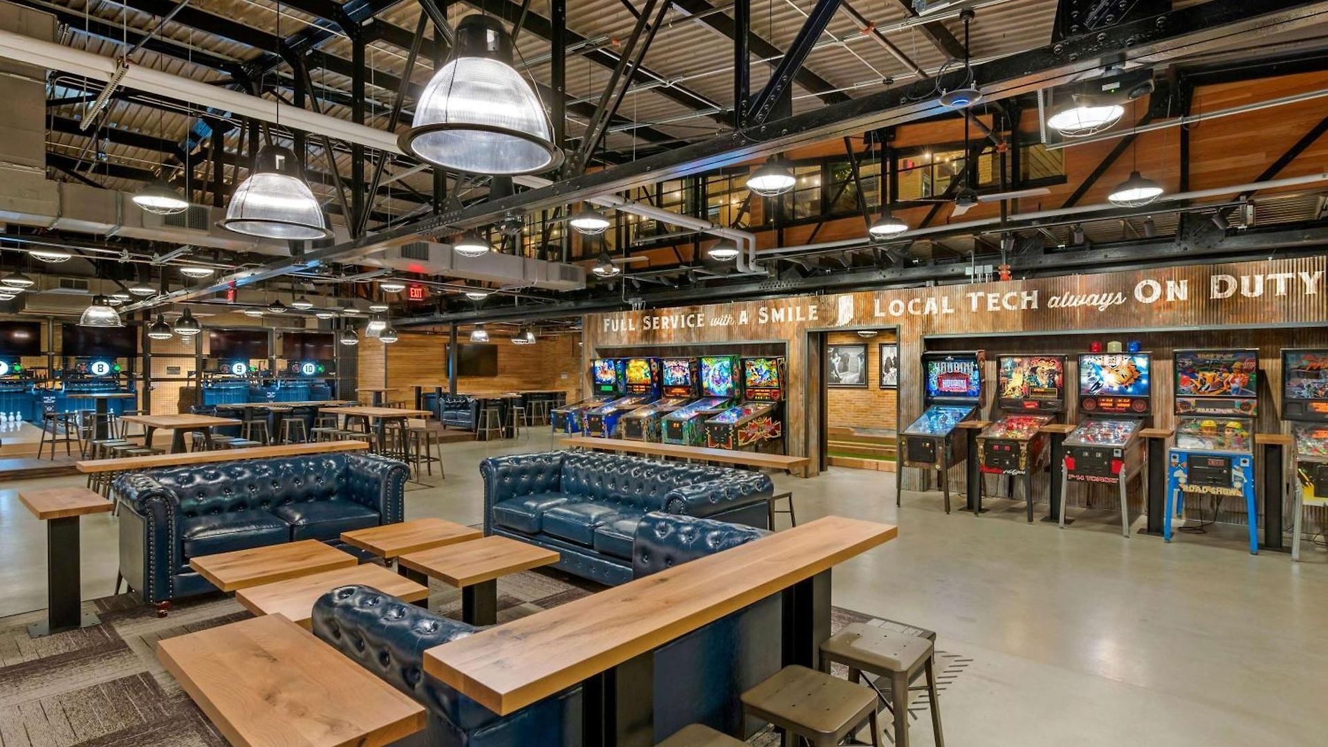 Modern Music Row With King & Queen Bedrooms + Private Balcony Pool & Fitness Center Walk To Rca B & Local Dining Under 2 Miles To Broadway Garage Parking Elevator Access 24 Hr Hospitality Holiday home Nashville