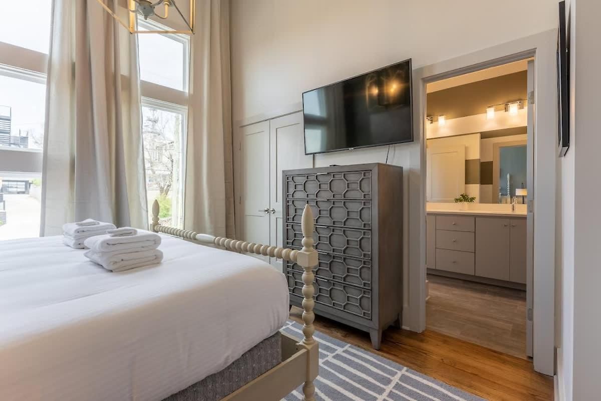 Holiday home Bustling Broadway By Local *