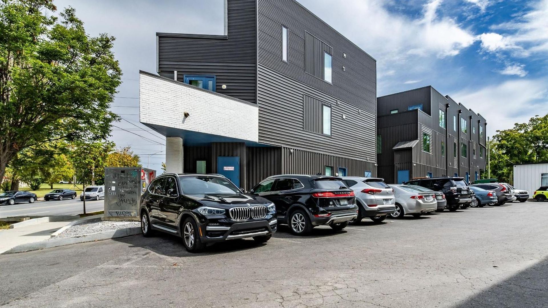 Outrider Buyout - 2 Units By Avantstay Nashville