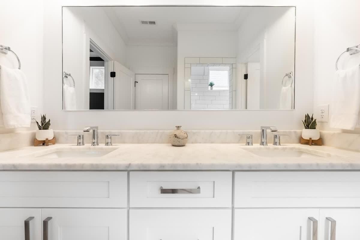 The Alabaster By Local Holiday home