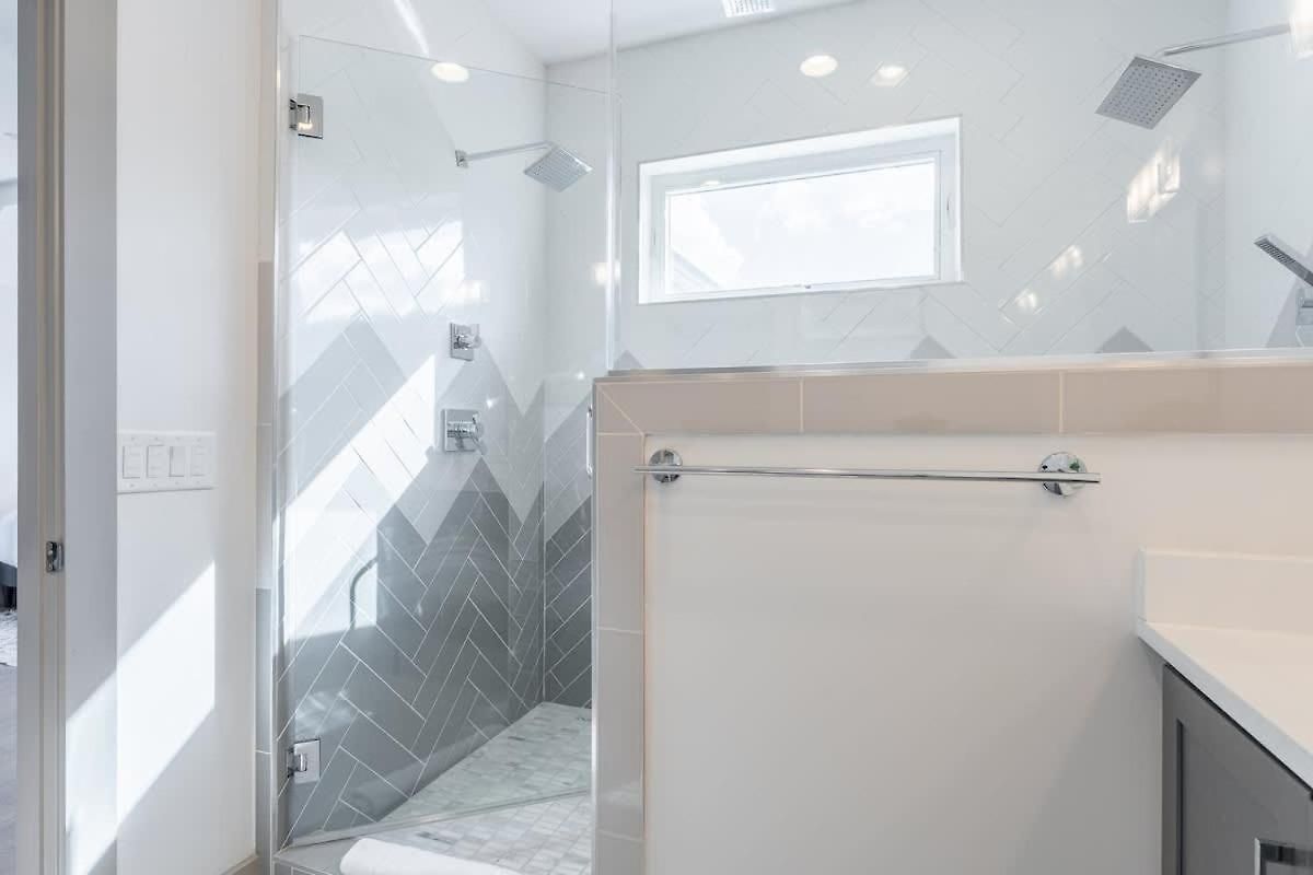 The Onyx Opal By Local Holiday home *