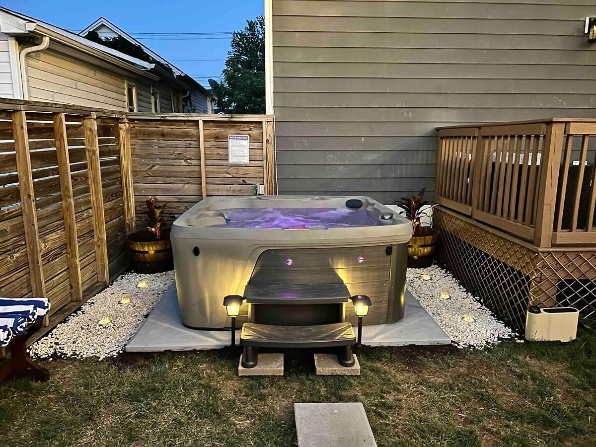 Speakeasy Game Room, Hot Tub, Fire Pit, King Bed - Close To Downtown Nashville