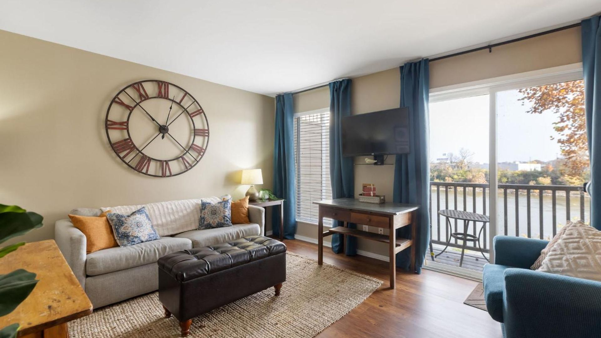 Apartment Riverfront Near Downtown Nashville