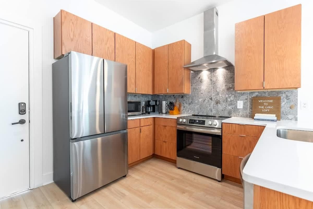 The Lyric Loft By Local Apartment *