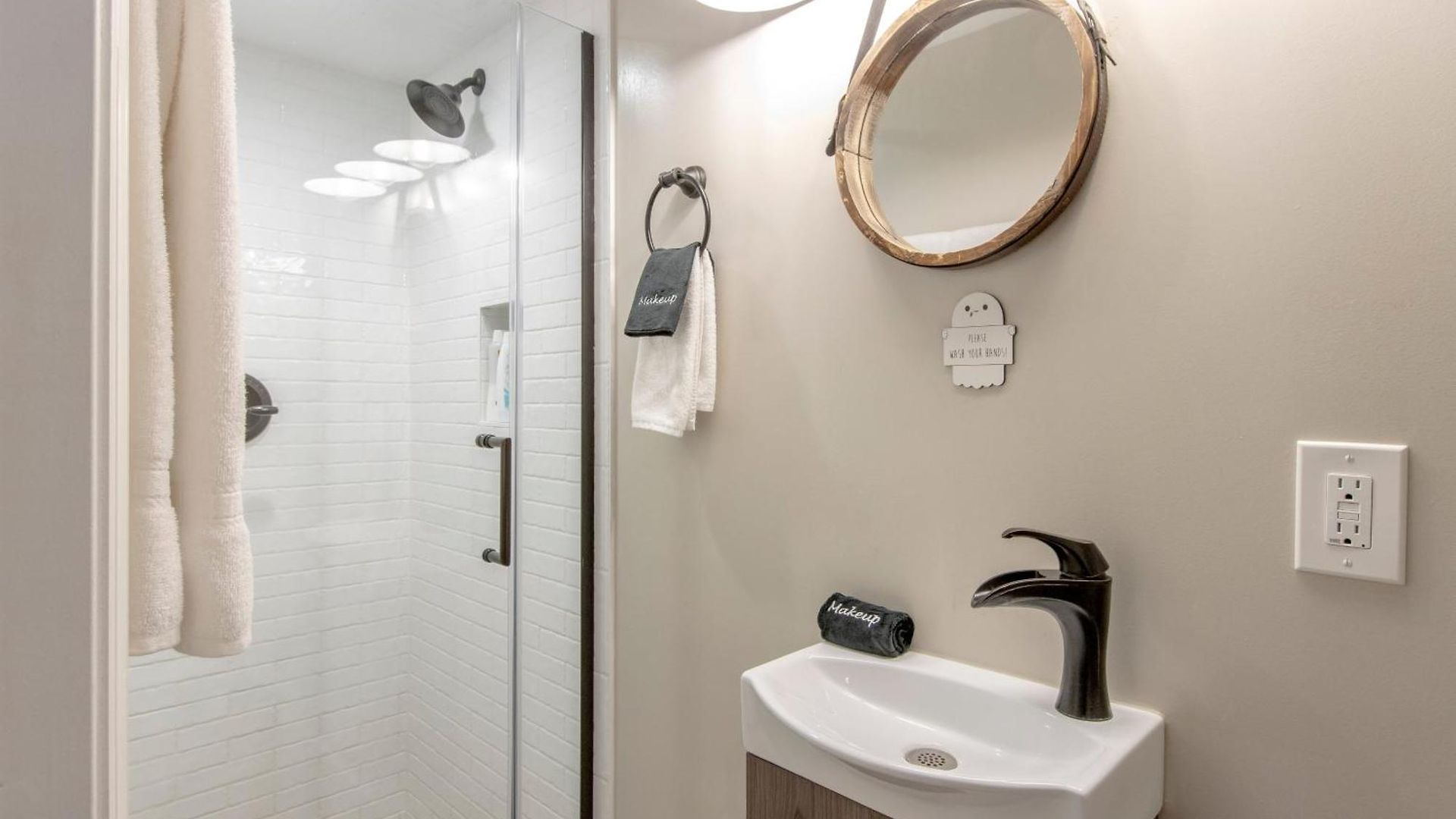 Apartment Walk About Hillsboro Village, 9 Mins To Downtown! *
