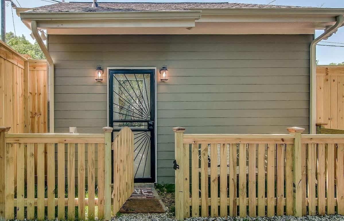 Rustic Walkable To Music Row! By Local Apartment